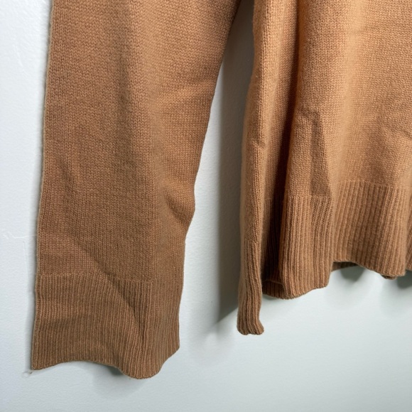 THE ROW Milina Cashmere and Wool Turtleneck Sweater - Picture 5 of 7